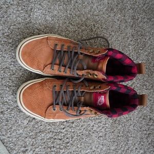 Vans (All Weather MTE) Womens 8, Mens 6.5, WORN TWICE
